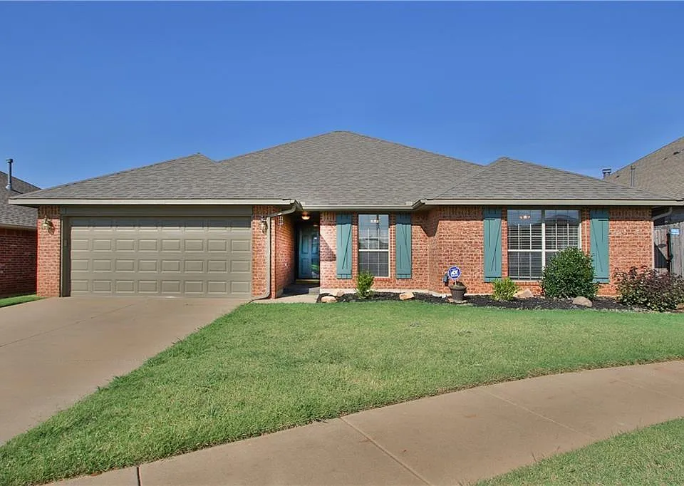 17033 Autumnwood Dr