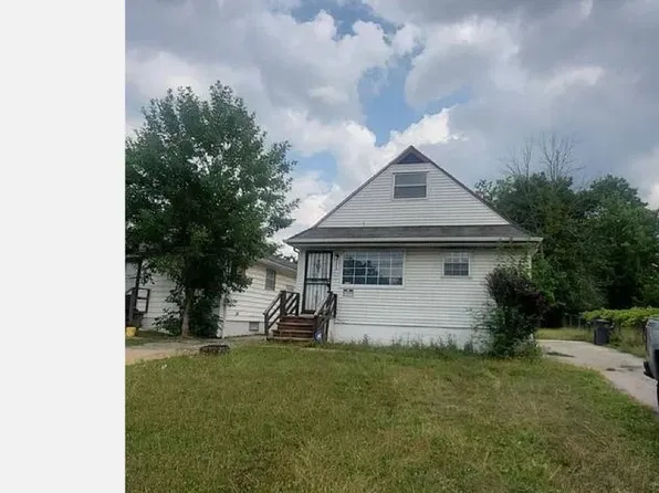 4595 Lee Rd, Cleveland, OH 44128