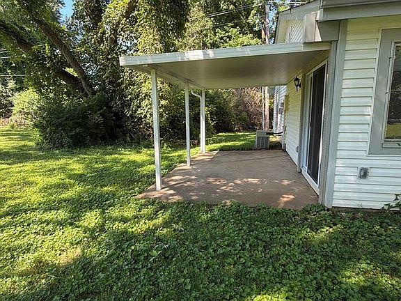3rd image of 602 Ledyard Dr