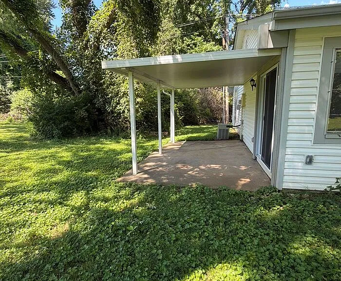 602 Ledyard Dr — Photo 3