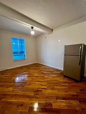 Rented by City Connections Realty | media 8