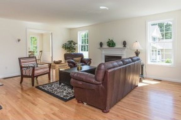 2nd image of 13 Emerson Dr #13