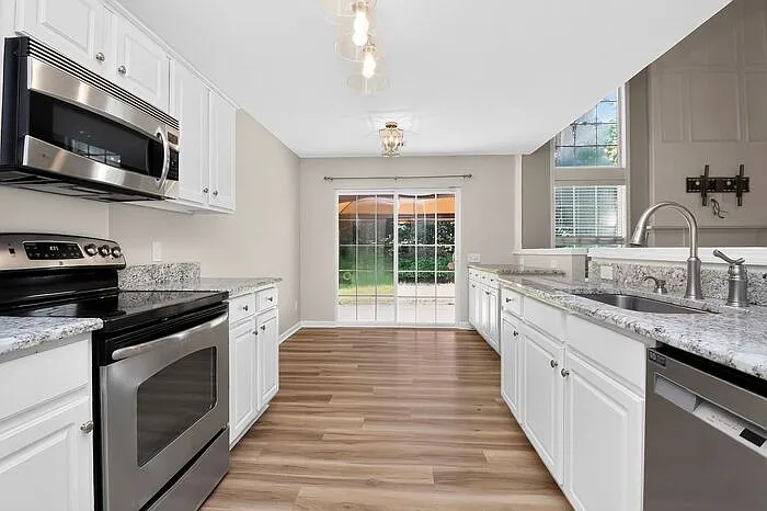 14922 Edindale Dr — Photo 7