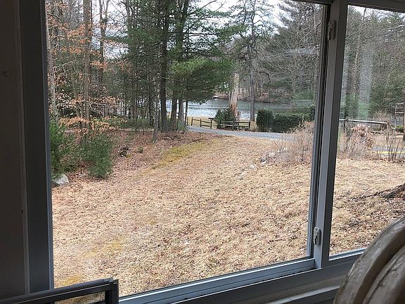 2nd image of 105 Yorkville Park Rd