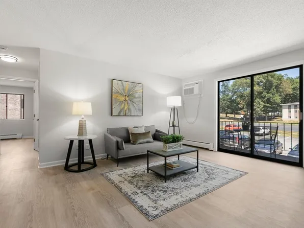 440 North Ave APT 186, Haverhill, MA 01830