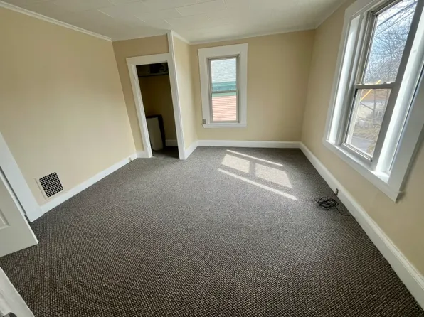 29 Pine St #1, Bath, ME 04530