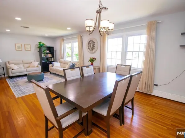 101 Larch Ave, Dumont, NJ 07628