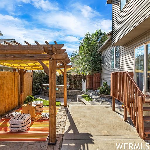 1st image of 1611 W Liljay Cir