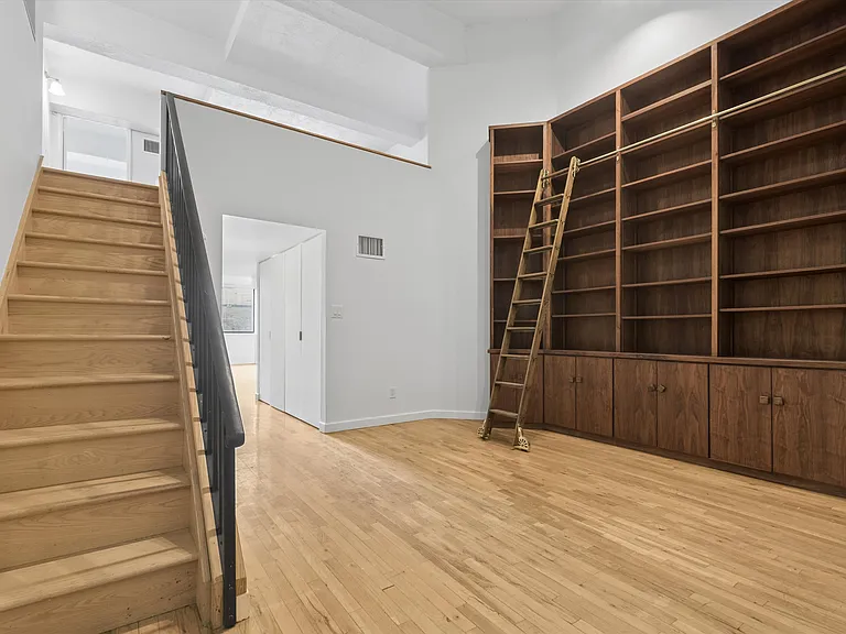 421 Hudson St #517 — Photo 10