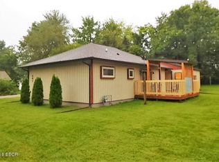 201 S Studell Ave, Benton, IL 62812