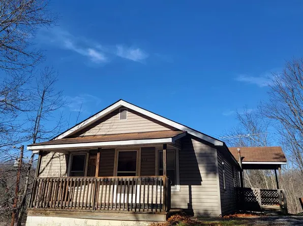 416 Summit St, Sophia, WV 25921