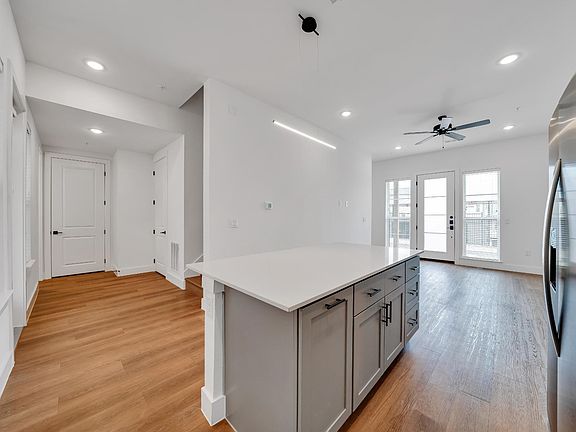 2nd image of 1601-521 Mustang Dr #1601