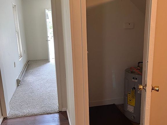 4th image of 305 W Linn St APT D