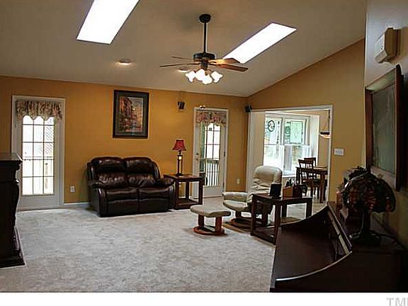 Great Split Bedroom Ranch Plan