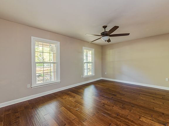 5th image of 6200 Farmingdale Dr