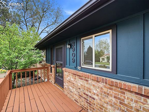 4th image of 3909 Wesley Dr