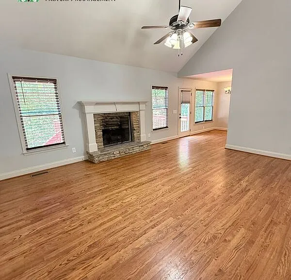 102 Oak Ridge Trl SE — Photo 7