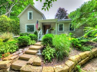 18107 Chillicothe Rd, Chagrin Falls, OH 44023