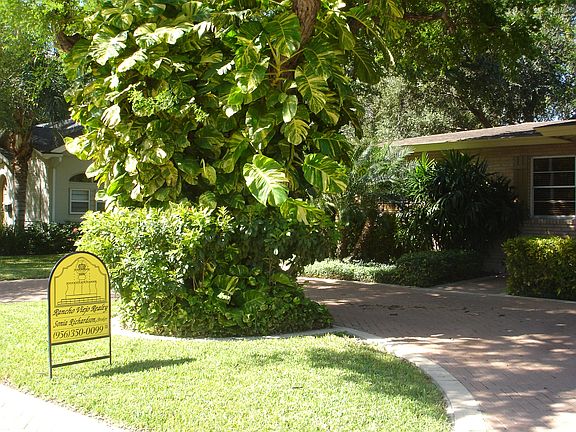 2nd image of 213 Sunset Dr