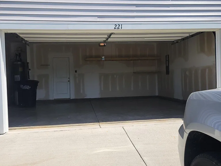 221 River Rd — Photo 28