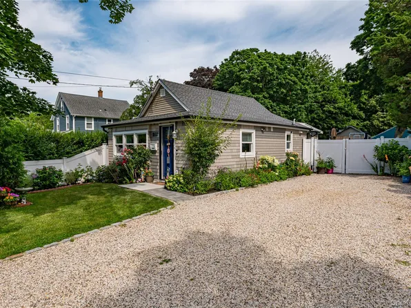 1022 Parkway Street, Riverhead, NY 11901