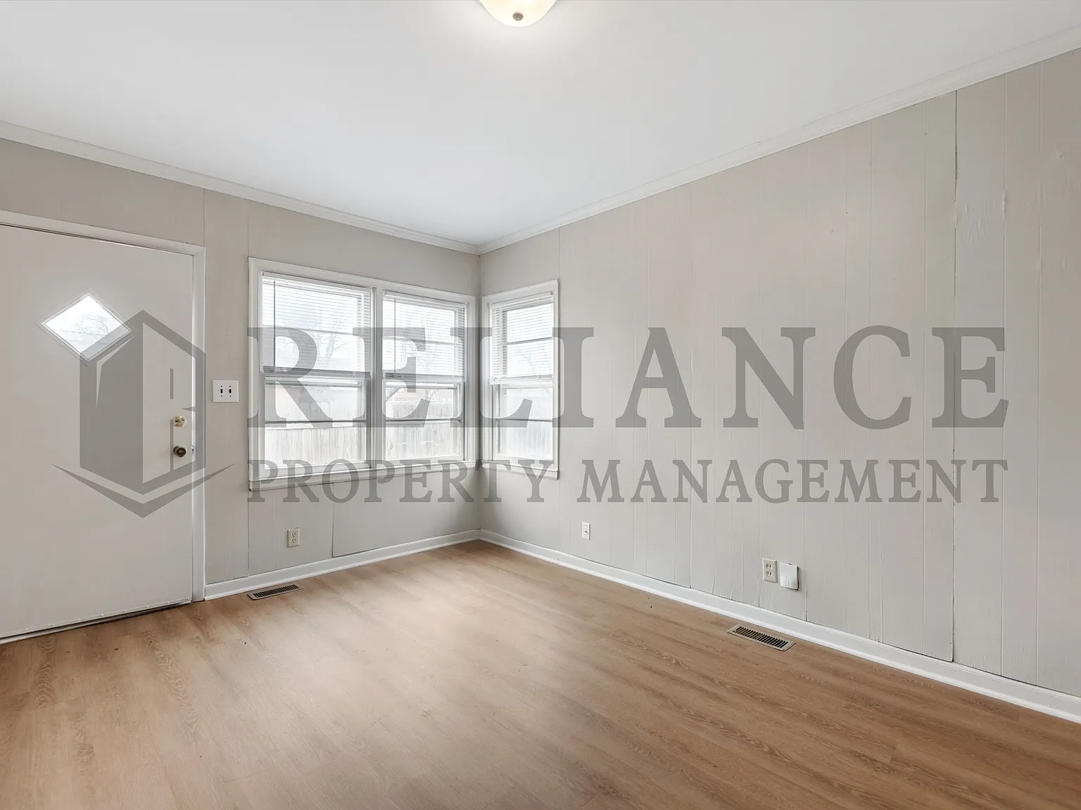 1930 South Saint Clair Avenue - 1 — Photo 4