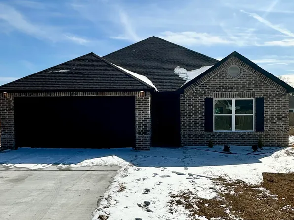 1300 Springvine Dr, Searcy, AR 72143