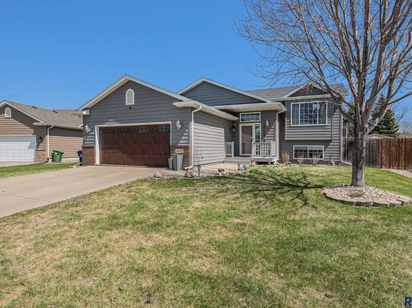 5104 S Carrick Ave, Sioux Falls, SD 57106