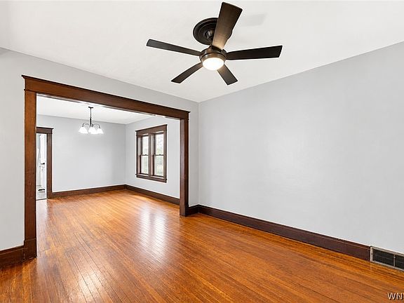 4th image of 261 Hagen St