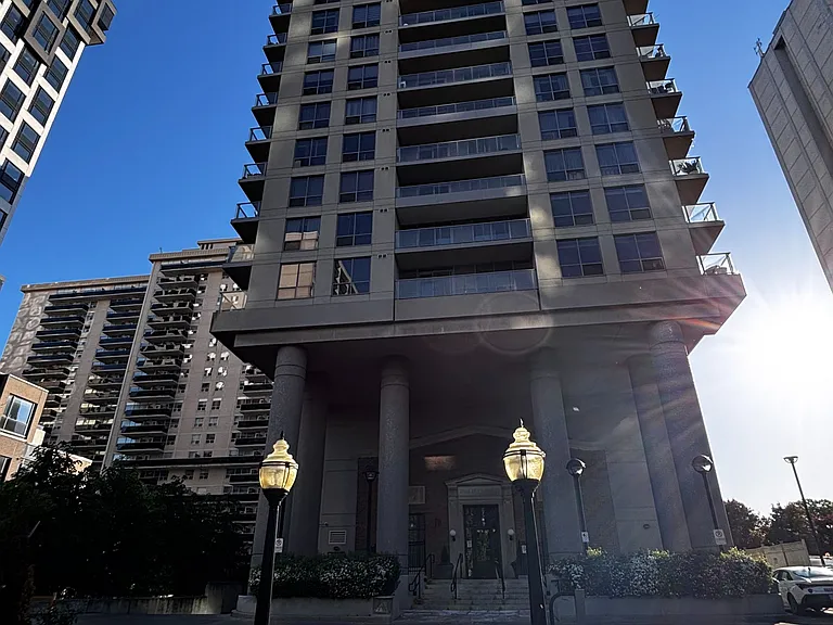 70 High Park Ave #1007 — Photo 1