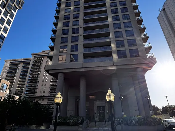 70 High Park Ave #1007, Toronto, ON M6P 1A1