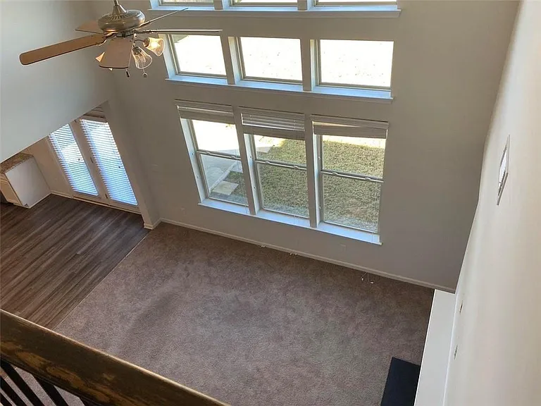 5650 Mirror Lake Dr — Photo 11