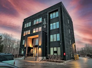 164 Cemetery Rd #301, Uxbridge, ON L9P0R7