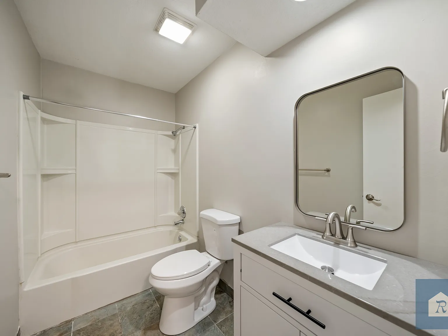 3 bed, 1134 sqft, $1,625 — Photo 2