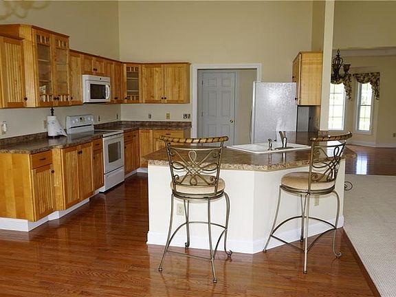 3rd image of 4348 Abbey Ln