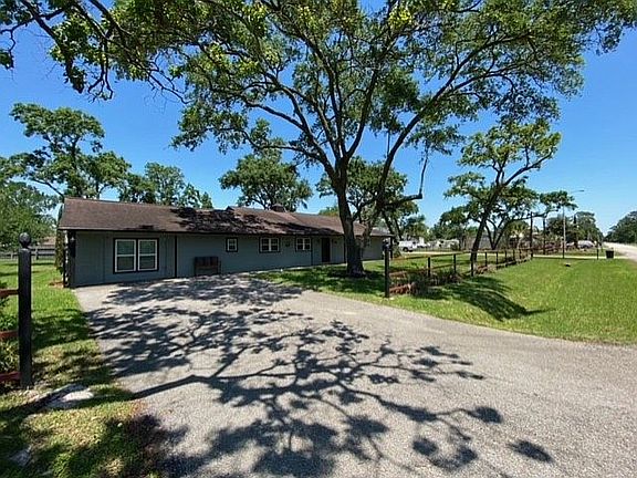 2nd image of 510 N Shady Ln