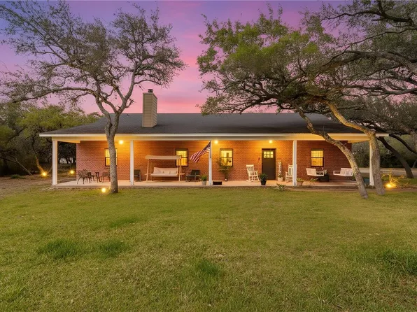 1402 W Johnson Ave, Aransas Pass, TX 78336