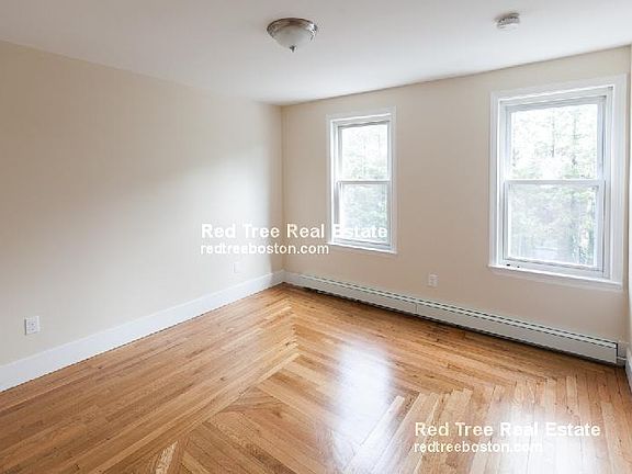 4th image of 329 E Eagle St #2