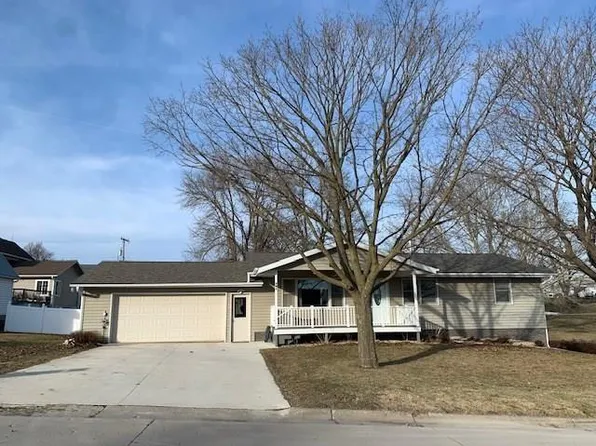 301 W Brooks St, Ossian, IA 52161