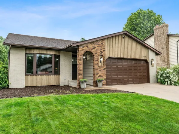 2212 Henna Ave N, Oakdale, MN 55128