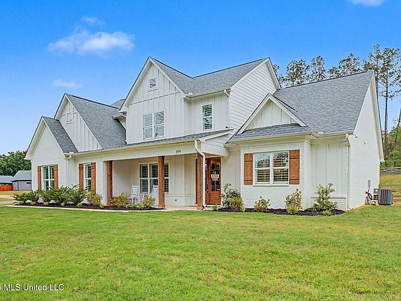 3rd image of 199 Louise Rd