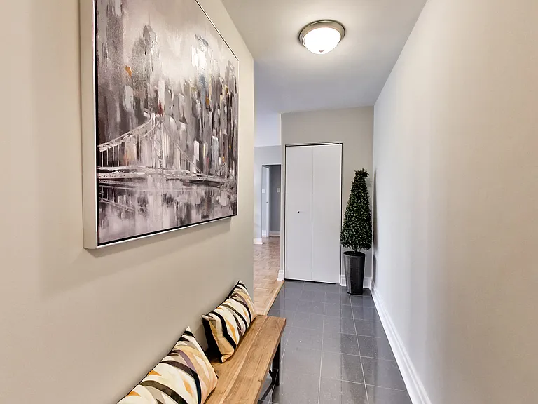 680 Roselawn Ave — Photo 49