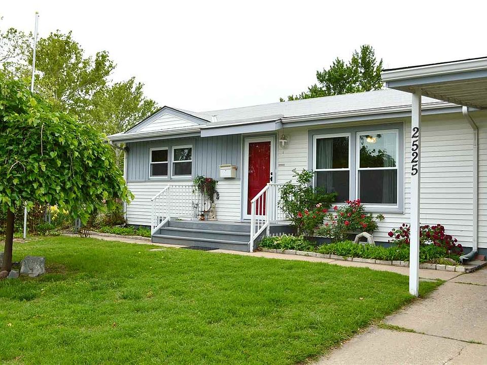 Welcome Home!  2525 S. Exchange Pl.