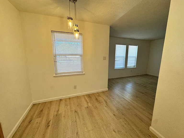 12204 Candelaria Rd NE — Photo 4