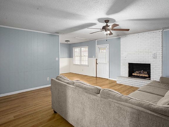 4th image of 1214 Ridge Dr