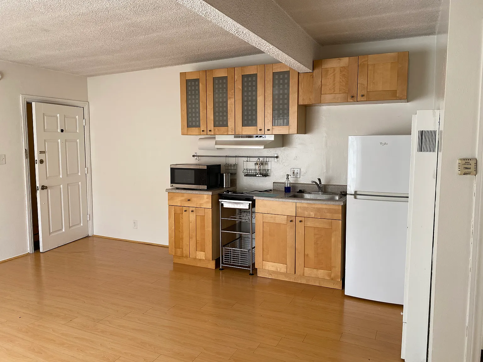 Studio, 400 sqft, $1,650 — Photo 4