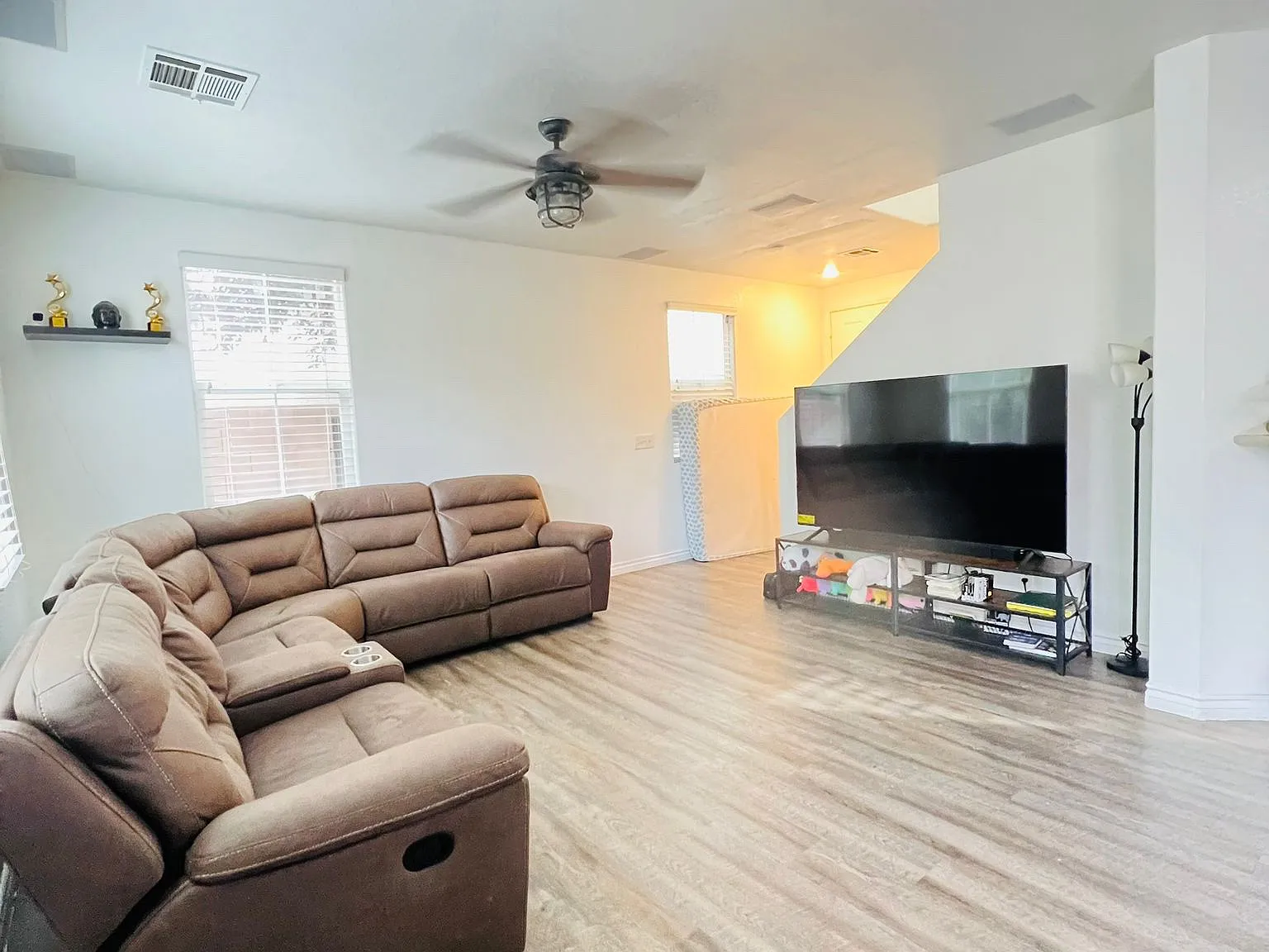 3 bed, 2.5 bath, 1503 sqft, $2,200 — Photo 3