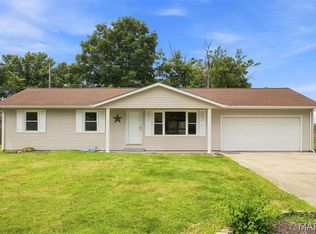 413 W Oak St, New Baden, IL 62265