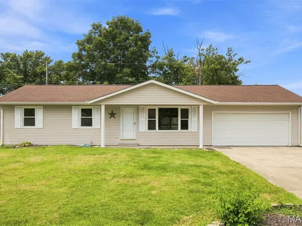 413 W Oak St, New Baden, IL 62265