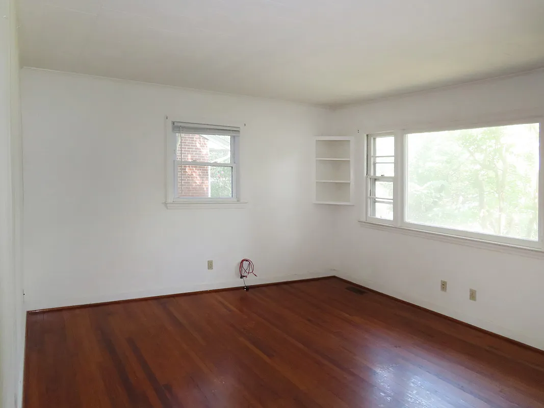 2 bed, 896 sqft, $1,750 — Photo 2
